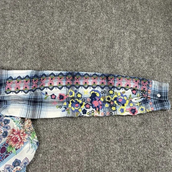 Andree by Unit Boho Tunic Top M Blue Plaid‎ Floral Embroidered Patchwork Tassels - Picture 8 of 14
